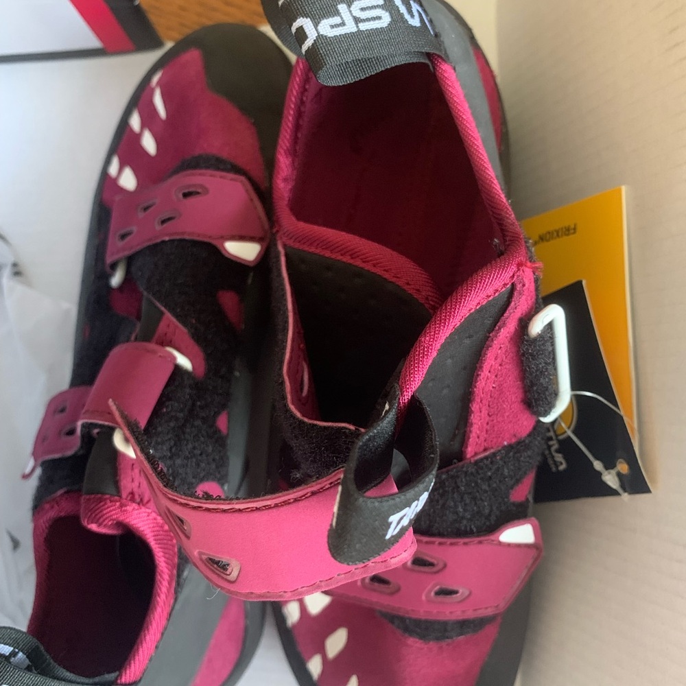 Sportiva TARANTULA climbing shoes 40.5